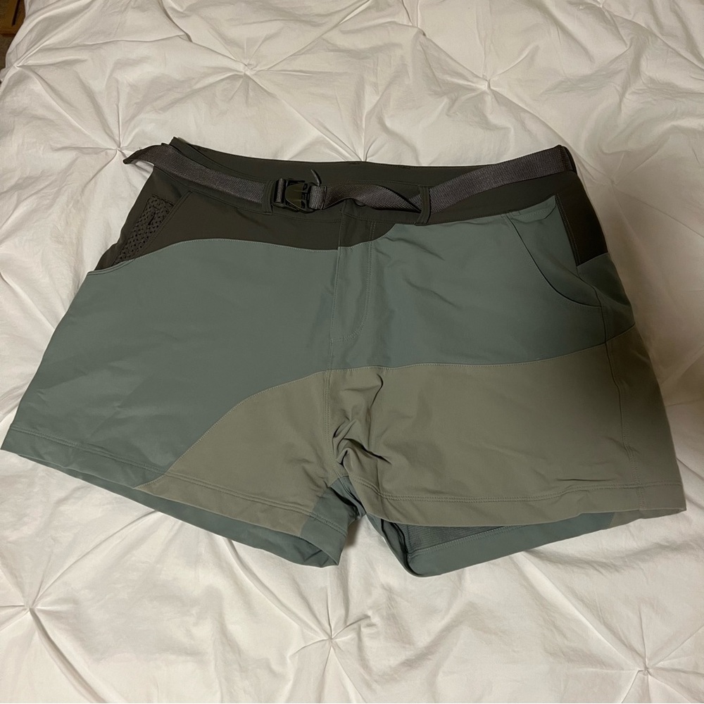 Outdoor Voices RecTrek Colorblock 3” Hiking Shorts